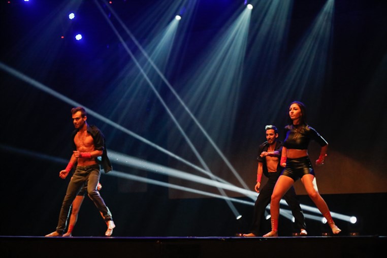 Tribe Dance Hold Your Dream 
